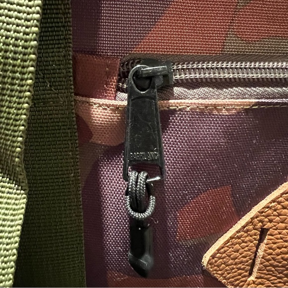 Parkland Manufacturing Duffel - Picture 6 of 11